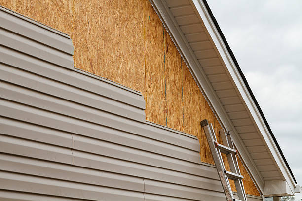 Professional Siding Replacement technician working in Oreland, PA